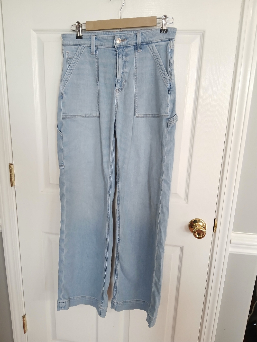 American Eagle Super High Rise Light Wash Blue Baggy Wide-Leg Cargo Jeans - Picture 2 of 14